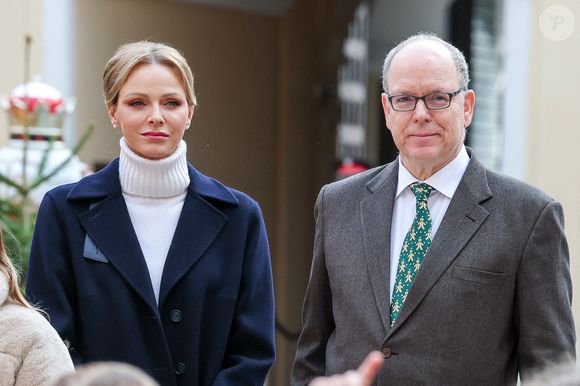 Le prince Albert II de Monaco et la princesse Charlène pour le traditionnel arbre de Noël du Palais à Monaco, le 17 décembre 2025.

Photo : Claudia Albuquerque / Bestimage
