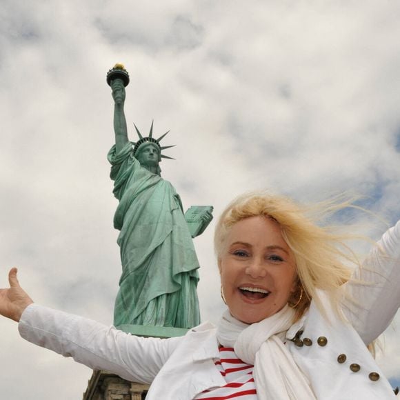 EXCLUSIF - Michèle Torr en escale à New York en 2014 pour la croisière Age tendre en mars 2014 
Photo par APS Medias/ABACAPRESS.COM