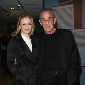 Thierry Ardisson et sa femme Audrey Crespo-Mara - Vernissage de l'exposition Jean Gabin à l'Espace Landowski / Musée des Années 30 à Boulogne-Billancourt le 8 mars 2022. © Coadic Guirev/Bestimage