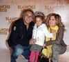 Très proche de sa fille, la chanteuse de 56 ans avait partagé un cliché d’elle sur son compte Instagram, dévoilant leur incroyable ressemblance. 

Archives : Lara Fabian, Gérard Pullicino et leur fille Lou - Première du film Blanche Neige à Gaumon Opéra à Paris le 1er avril 2012. PIX4U / BESTIMAGE