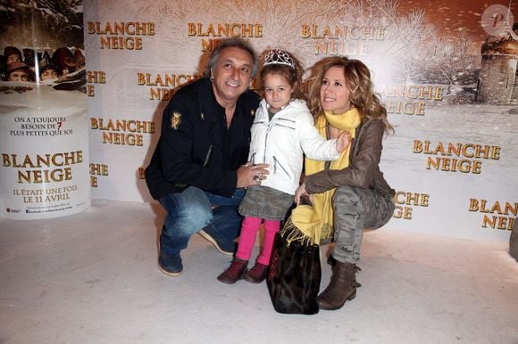 Très proche de sa fille, la chanteuse de 56 ans avait partagé un cliché d’elle sur son compte Instagram, dévoilant leur incroyable ressemblance. 

Archives : Lara Fabian, Gérard Pullicino et leur fille Lou - Première du film Blanche Neige à Gaumon Opéra à Paris le 1er avril 2012. PIX4U / BESTIMAGE