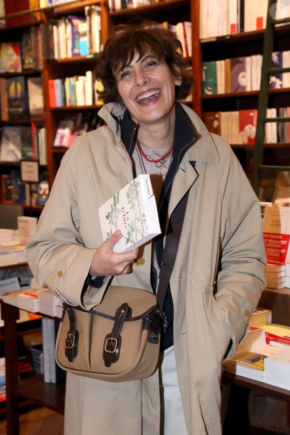 Exclusif - Inès de La Fressange - Charlotte Casiraghi dédicace son livre "La fêlure" à la Librairie Galignani à Paris le 3 février 2026. © Bertrand Rindoff / Bestimage