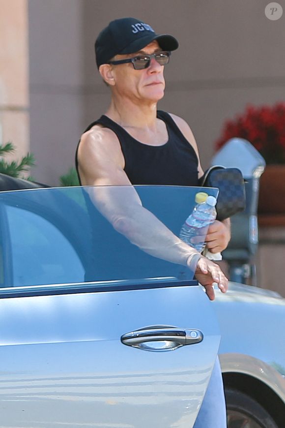 Exclusif - Jean-Claude Van Damme, 59 ans, arrive à un déjeuner à Beverly Hills le 10 juillet 2020.
