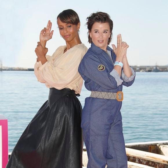 Sonia Rolland, Béatrice de le Boulaye de la série TROPIQUES CRIMINELS - Photocalls sur le ponton de l'hôtel Barrière Le Majestic lors de la 4ème édition de Canneseries au Palais des Festivals à Cannes. Le 13 octobre 2021
© Christophe Aubert via Bestimage