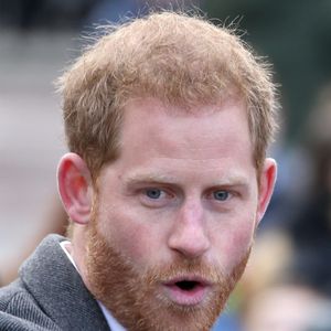 Le prince Harry, duc de Sussex,  et Meghan Markle, duchesse de Sussex,  enceinte, lors d'une visite à Birkenhead le 14 janvier 2019. Backgrid USA / Bestimage