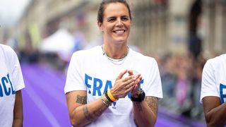 Pour le marathon de Paris, Laure Manaudou a posé ses valises dans un lieu 5 étoiles de la capitale connu pour sa piscine