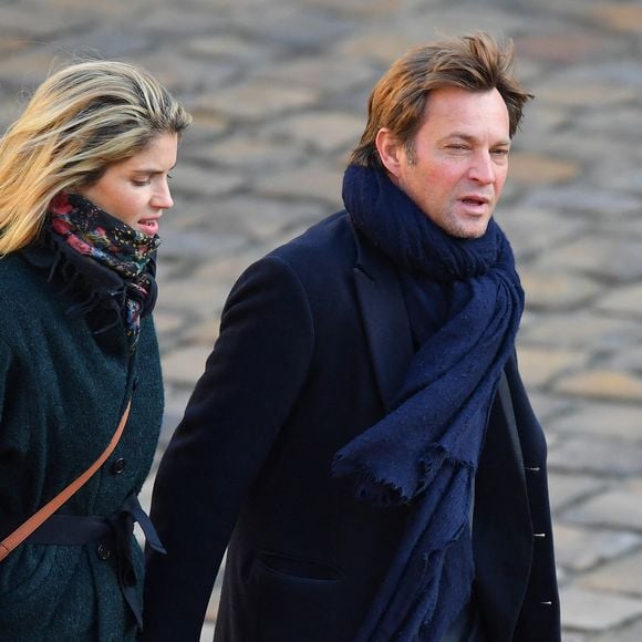 L'animateur et l'actrice soutiennent la créatrice de lunettes Nathalie Blanc

Laurent Delahousse et Alice Taglioni lors d'une cérémonie d'hommage national à feu Jean d'Ormesson, membre de l'Académie française, aux Invalides à Paris, France, le 8 décembre 2017. Photo by Christian Liewig/ABACAPRESS.COM