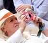La cérémonie religieuse aura lieu le 4 avril 2025 dans le village d'Eyglière.
Charlotte de Turckheim dans les tribunes lors des Internationaux de France de Tennis de Roland Garros 2023. Paris, le 10 juin 2023. © Jacovides-Moreau / Bestimage