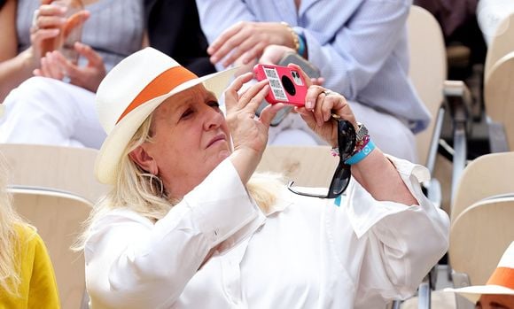 La cérémonie religieuse aura lieu le 4 avril 2025 dans le village d'Eyglière.

Charlotte de Turckheim dans les tribunes lors des Internationaux de France de Tennis de Roland Garros 2023. Paris, le 10 juin 2023. © Jacovides-Moreau / Bestimage