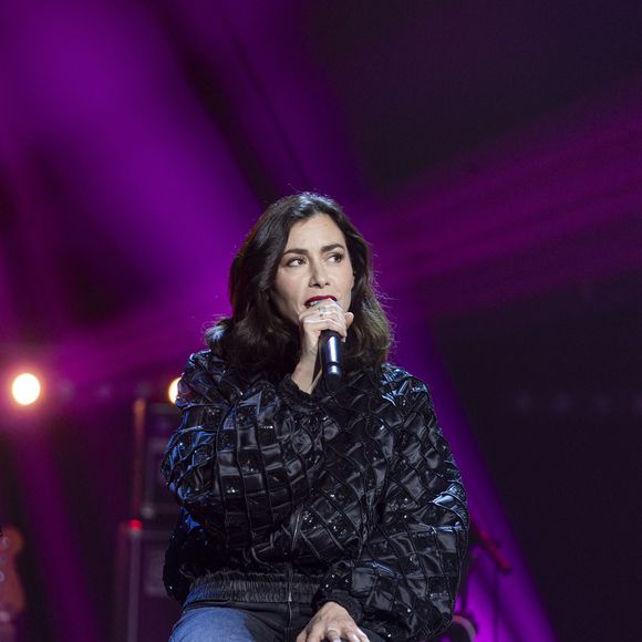 Exclusif - Olivia Ruiz sur scène lors du concert "Leurs voix pour l'espoir" diffusé le 5 juillet en prime sur C8, à l'Olympia à Paris le 11 mars 2024. © Perusseau / Bellak / Bestimage