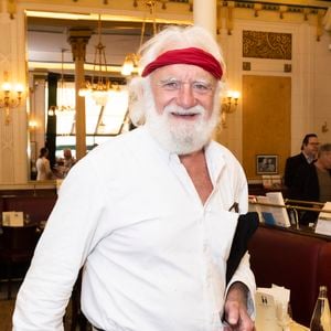 Daniel Herrero - Déjeuner aux 2 Magots dans le cadre du Salon du Livre et du Vin à Paris le 9 mai 2022.

© Jack Tribeca / Bestimage