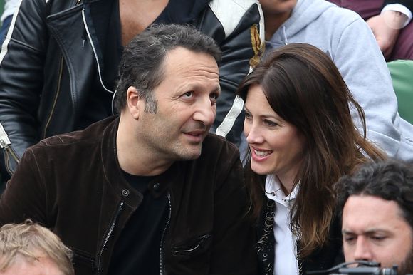 Arthur (Jacques Essebag) et sa compagne Mareva Galanter dans les tribunes de la finale homme des internationaux de France de Roland Garros à Paris le 5 juin 2016. © Moreau-Jacovides / Bestimage