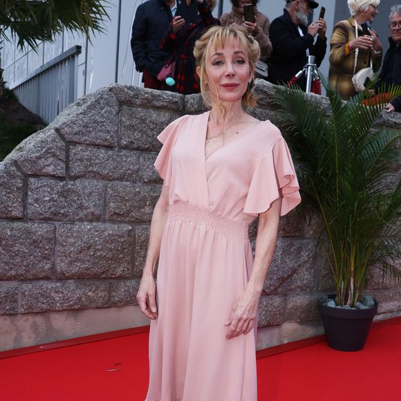 “Je manquais de naturel, et on s’est vite rapproché de moi-même”, ajoute Julie Depardieu

Julie Depardieu - Arrivées à la soirée de cloture de la 35ème édition du ''Dinard British and Irish Film Festival'' de Dinard, France, le 5 octobre 2024. © Denis Guignebourg/BestImage