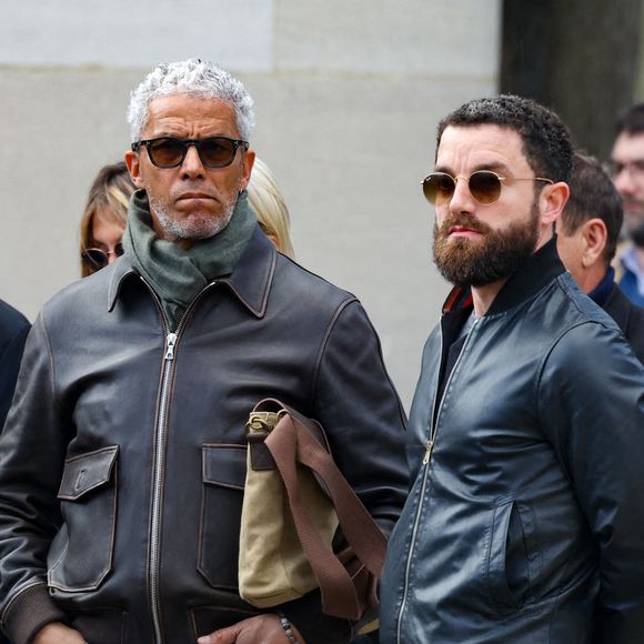 Sami Bouajila et Guillaume Gouix aux arrivées des obsèques d'Emilie Dequenne au cimetière Père Lachaise à Paris, France, le 26 mars 2025. © Dominique Jacovides/Bestimage