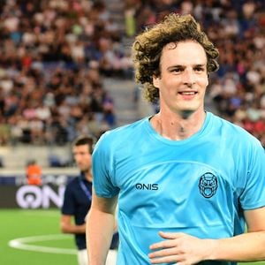 Info du 9 septembre 2026 - Paul de Saint-Sernin a révélé à ses followers qu'il venait d'être opéré du coeur et a rendu un hommage appuyé au personnel hospitalier - Paul de Saint Sernin - Les célébrités participent au match caritatif "Charity All Stars" au profit des associations "Zoé4life" et "Princesse Margot" au stade de la Tuilière à Lausanne (Suisse), le 5 septembre 2026. Ce soir-là, 140.000 euros ont été récoltés au profit de ces oeuvres de charité. © Romain Doucelin / Bestimage # | 00768620