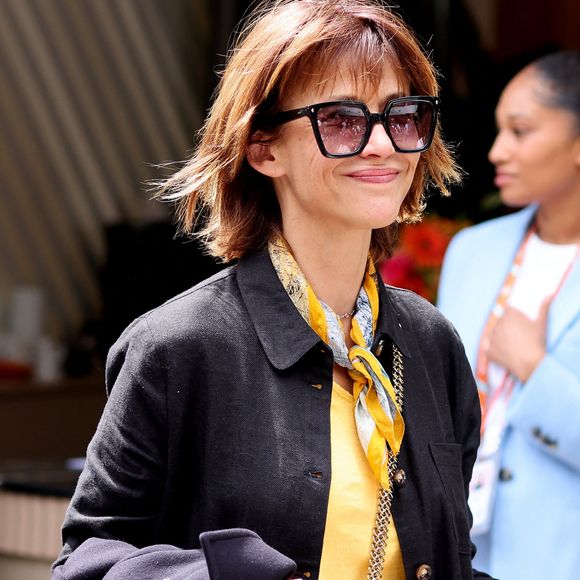 Des confidences assez acides envers Sophie Marceau.

Sophie Marceau - Célébrités au village lors des Internationaux de France de tennis de Roland Garros 2024 à Paris le 9 juin 2024.