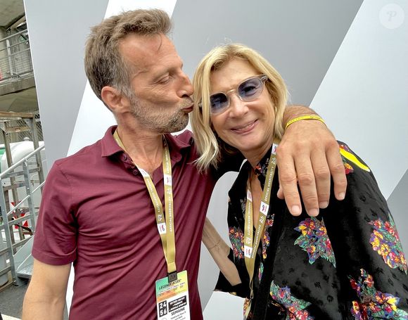 Mathieu Kassovitz et Michèle Laroque - Les célébrités sur le circuit des 24 Heures du Mans quelques heures avant le départ de la course le 14 juin 2025.
© Fabien Faure / Bestimage