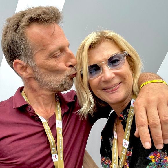 Mathieu Kassovitz et Michèle Laroque - Les célébrités sur le circuit des 24 Heures du Mans quelques heures avant le départ de la course le 14 juin 2025.
© Fabien Faure / Bestimage