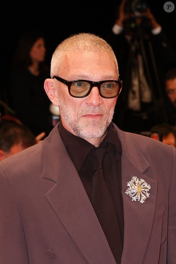 Vincent Cassel - Descente des marches du film "Les Linceuls" lors du 77ème Festival International du Film de Cannes, au Palais des Festivals à Cannes. Le 20 mai 2024.
© Jacovides-Moreau / Bestimage