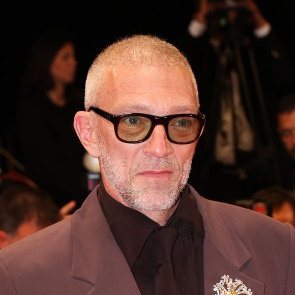 Vincent Cassel - Descente des marches du film "Les Linceuls" lors du 77ème Festival International du Film de Cannes, au Palais des Festivals à Cannes. Le 20 mai 2024.
© Jacovides-Moreau / Bestimage