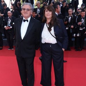 Daniel Auteuil et Aude Ambroggi sur le tapis rouge de la cérémonie de clôture du 78ème Festival de Cannes au Palais des Festivals le 24 mai 2025 à Cannes, France. Photo par Jerome Domine/ABACAPRESS.COM