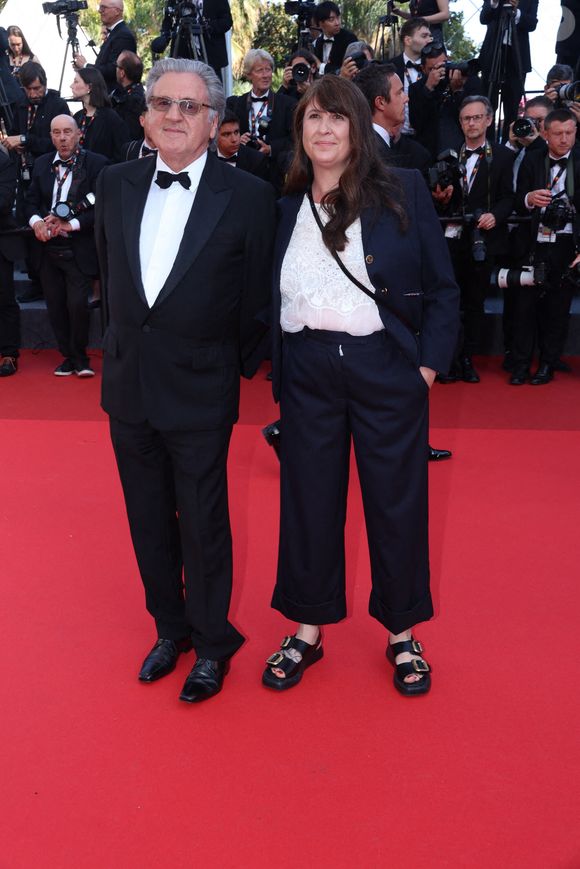 Daniel Auteuil et Aude Ambroggi sur le tapis rouge de la cérémonie de clôture du 78ème Festival de Cannes au Palais des Festivals le 24 mai 2025 à Cannes, France. Photo par Jerome Domine/ABACAPRESS.COM