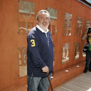 Dominique Farrugia arrive au 'Village VIP' pendant le tournoi de tennis de Roland Garros à Paris, France, le 2 juin 2006. Photo Gouhier-Nebinger-Zabulon/ABACAPRESS.COM.