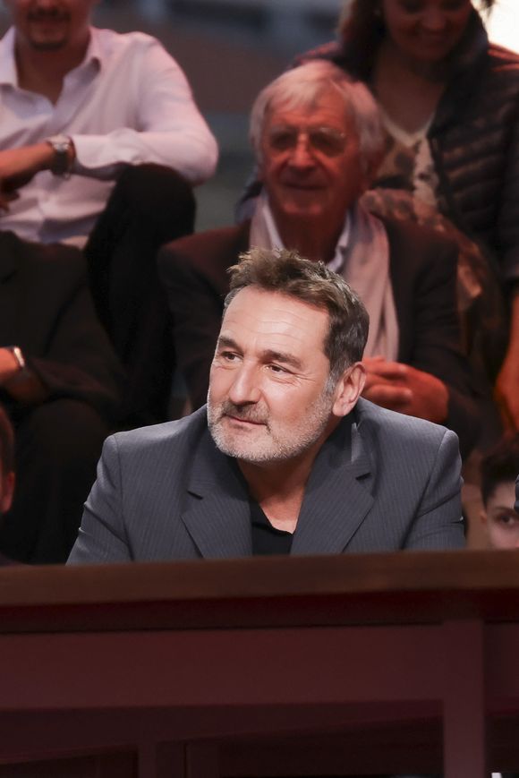 En ce qui concerne l’intelligence artificielle, il n’en est pas inquiet tant qu’elle "reste un outil au service de l’homme"

Exclusif -  Gilles Lellouche, sur le plateau de l'émission "C à vous" lors du 78ème Festival International du Film de Cannes, France, le 16 mai 2025. © Jack Tribeca/Bestimage