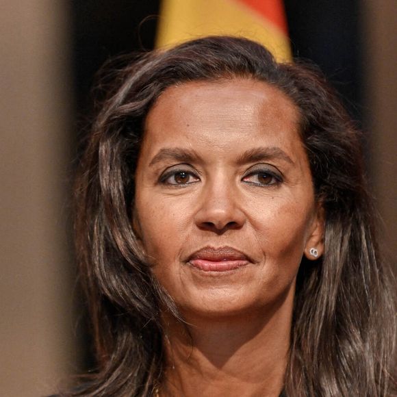 Si elle n'a pas fait une croix définitive sur l'amour, elle ne souhaite pas l'obtenir à n'importe quel prix.

Karine Lemarchand lors de l'événement 'L' amour est tout près' visant à réunir les agriculteurs et les chaînes de supermarchés à l'Hôtel de Région Sud à Marseille, France, le 30 avril 2025. Photo par Laurent Coust/ABACAPRESS.COM