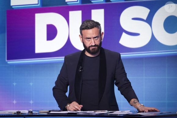Exclusif - Cyril Hanouna, sur le plateau de l’émission « TPMP » présentée par C.Hanouna et diffusée en direct sur Youtube et sur toutes les box (SFR, FREE, Bouygues, MyCanal etc), Paris, France, le 20 mars 2025. © Jack Tribeca / Bestimage