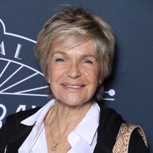 Cependant, c'est un autre de ses anciens compagnons qui a fait des folies pour lui prouver son amour

Exclusif - Véronique Jannot - Photocall lors du festival du cinéma français & gastronomie à Aix-les-Bains le 4 juin 2025.
© Denis Guignebourg / Bestimage