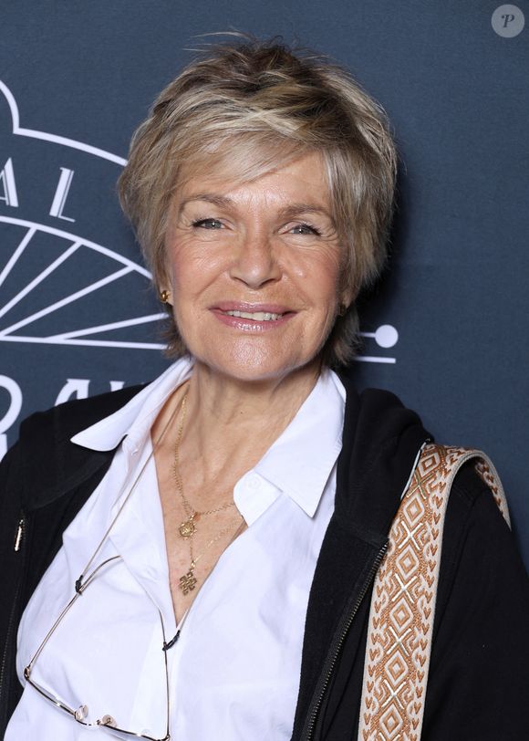 Cependant, c'est un autre de ses anciens compagnons qui a fait des folies pour lui prouver son amour

Exclusif - Véronique Jannot - Photocall lors du festival du cinéma français & gastronomie à Aix-les-Bains le 4 juin 2025.
© Denis Guignebourg / Bestimage