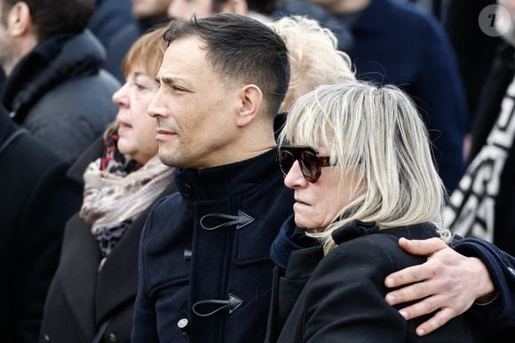 Steevy Boulay, Christine Bravo - Sorties des obsèques d'Isabelle Mergault à la Coupole du Père-Lachaise à Paris le 30 mars 2026. © Cyril Moreau - Dominique Jacovides / Bestimage