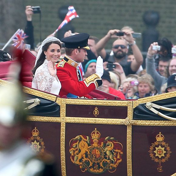 - Mariage de Kate Middleton et du prince William d'Angleterre à Londres. Le 29 avril 2011