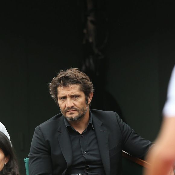 “30 ans mon fils Tximista. L'âge d'or”, écrit Bixente Lizarazu

Bixente Lizarazu et son fils Tximista - Les célébrités dans les tribunes lors des internationaux de France de Roland-Garros à Paris, le 2 juin 2017.
© Dominique Jacovides-Cyril Moreau/Bestimage