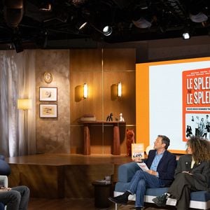Ginette Beauer, Thierry Lhermitte, Bernard Montiel, Oli, Raphael Mezrahi sur plateau de l'émission "Animalement Vôtre" présentée par Bernard Montiel et diffusée le 22 mars 2026 sur France 3, à Paris, France, le 13 janvier 2026. © Julien Sarkissian/Bestimage