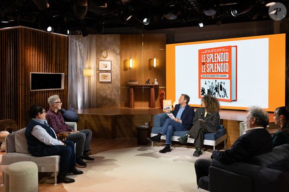 Ginette Beauer, Thierry Lhermitte, Bernard Montiel, Oli, Raphael Mezrahi sur plateau de l'émission "Animalement Vôtre" présentée par Bernard Montiel et diffusée le 22 mars 2026 sur France 3, à Paris, France, le 13 janvier 2026. © Julien Sarkissian/Bestimage