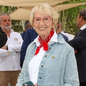 Ce mardi 21 avril, la chaîne a officiellement levé le voile sur l'identité de ceux qui prendront place sous la tente de l'émission culinaire.
Les Chefs à Saint-Tropez fêtent les producteurs 2025 - Mercotte sur la place des Lices à Saint-Tropez, le 3 mai 2025. ©Jean-Marc Lhomer / Bestimage.