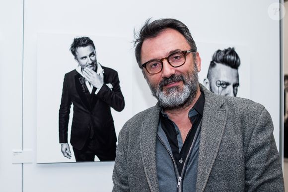 Frédéric Lopez pose lors du vernissage de l'exposition du photographe Stéphane de Bourgies à La Défense à Paris, France, le 12 mars 2019. Photo by Julie Sebadelha/ABACAPRESS.COM