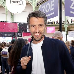 Tony Estanguet en dédicace lors du 5ème festival du Livre de Paris au Grand Palais à Paris, le 19 avril 2026. 

© Cédrice Perrin / Bestimage
