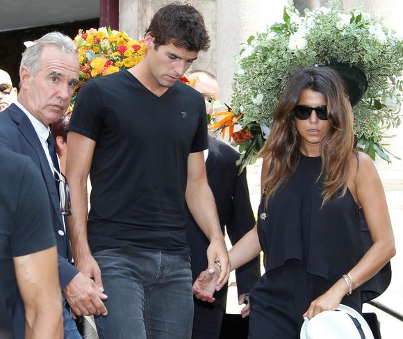 Naissance - Karine Ferri est maman pour la deuxième fois d'une petite fille prénommée Claudia - Yoann Gourcuff et sa compagne Karine Ferri - A Cannes, les sportifs rendent un dernier hommage à Tiburce Garou le 10 juillet 2015. @Patrice Lapoirie / Nice Matin / Bestimage