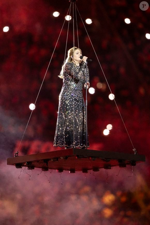 Une fan souffrant d'un handicap aurait pu être refoulée de la file d'attente PMR

La chanteuse française Louane se produit pour dévoiler la chanson qui représentera la France au prochain Concours Eurovision de la chanson avant le match international de rugby des Six Nations entre la France et l'Ecosse au Stade de France à Saint-Denis, en banlieue parisienne, le 15 mars 2025. Photo by Eliot Blondet/ABACAPRESS.COM