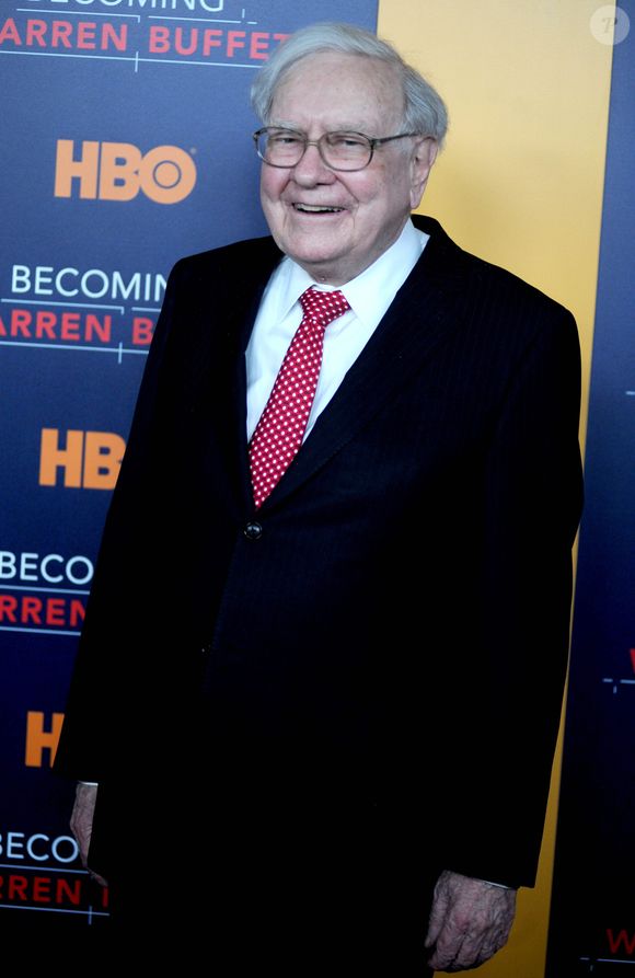 Warren Buffet lors de la première du film "Becoming Warren Buffet" à New York. Le 19 janvier 2017

Photo : STARMAX / BESTIMAGE