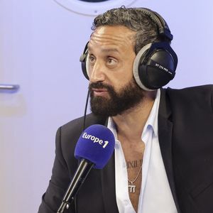 Exclusif - Cyril Hanouna sur le plateau de de l’émission « On Marche Sur La Tête » présentée par C.Hanouna et diffusée en direct sur Europe 1 à Paris le 29 avril 2025.
 © Jack Tribeca/Bestimage