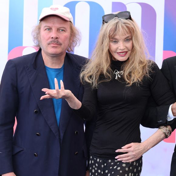 Philippe Katerine, Arielle Dombasle - Photocall de 'Les derniers jours de Charles Baudelaire' lors de la 65eme édition du Festival TV De Monte Carlo le 14 Juin 2026 © Denis Guignebourg /Bestimage