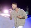 Dimanche, M. Pokora s'est produit devant 30 000 personnes au festival des Papillons de Nuit, dans la Manche.

Exclusif - M. Pokora, arborant un nouveau look, une moustache et une nouvelle coupe, pour le tournage d'un film cet été dont l'action va se dérouler dans les années 40 - Enregistrement de l'émission "L'humour à la plage" pour la 2eme édition du festival de Juan les Pins à la pinède Gould. © Bruno Bebert / Bestimage