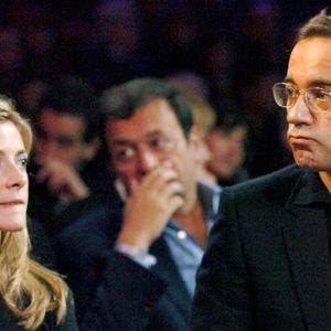 Le présentateur de télévision français Jean-Luc Delarue et Elisabeth Bost assistent à la pesée des poids légers de la WBA au Palais Omnisports Paris-Bercy à Paris, France, le 2 décembre 2006. Photo by Nicolas Gouhier/Cameleon/ABACAPRESS.COM