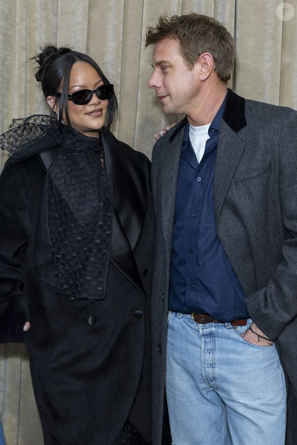 Le très attendu premier défilé haute-couture de Jonathan Anderson pour Dior a notamment eu lieu avec pour décor le musée Rodin.

Rihanna et Jonathan Anderson (J.W. Anderson) - Greeting au défilé Dior "Collection Haute Couture Printemps/Eté 2026" lors de la Fashion Week de Paris (PFW), au musée Rodin, à Paris, France, le 26 janvier 2026. © Olivier Borde/Bestimage