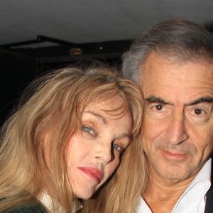 Voilà des années que Bernard-Henri Lévy et sa femme Arielle Dombasle s'aiment

Exclusif - Bernard-Henri Lévy et sa femme Arielle Dombasle - Avant-première du film "Aucun ours" au cinéma Le Balzac à Paris

© Philippe Baldini / Bestimage