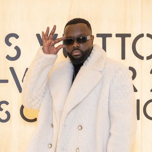 Une vidéo montre sa première villa témoin

Maître Gims assiste au défilé Louis Vuitton Menswear Fall/Winter 2026-2027 dans le cadre de la Fashion Week de Paris le 20 janvier 2026 à Paris, France. Photo par Eliot Blondet/ABACAPRESS.COM